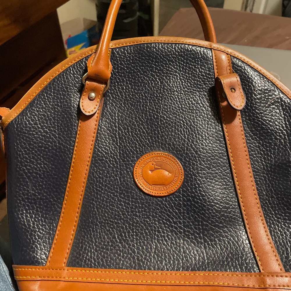Dooney&Bourke All Leather Purse